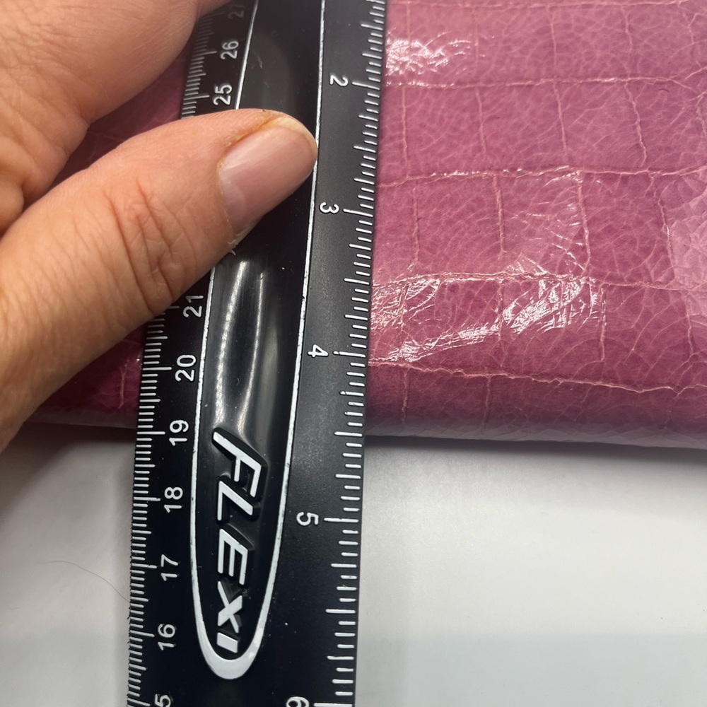 Miu Miu pink leather zippie wallet. Stunning - Picture 8 of 9